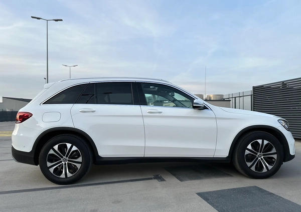 Mercedes-Benz GLC cena 172000 przebieg: 60000, rok produkcji 2020 z Barlinek małe 154